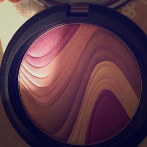 MAC Mother O’ Pearl face powder